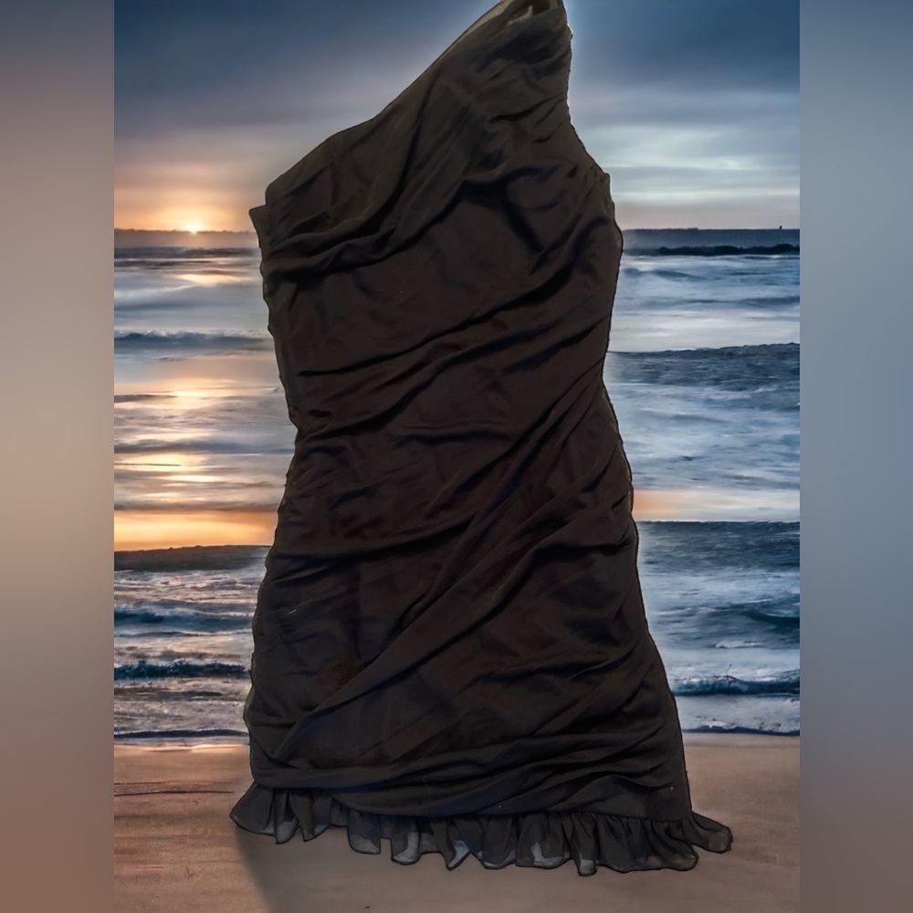 SEXY little black Aqua dress! Curvy tight and feminine - Picture 5 of 10